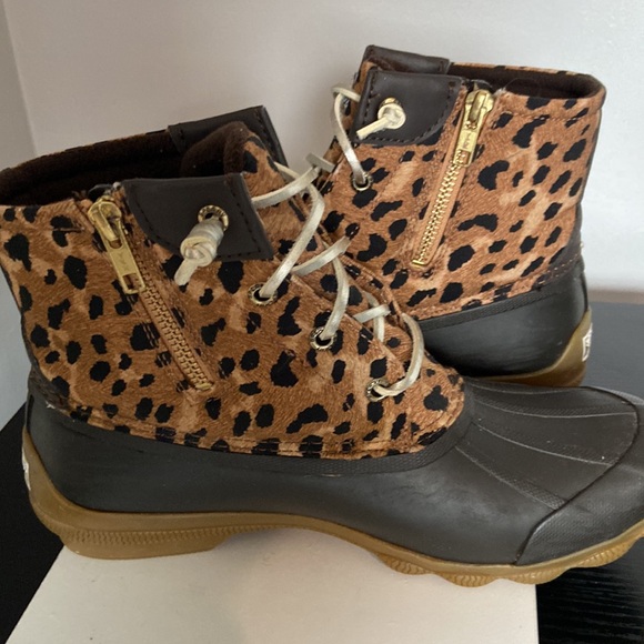 Sperry Brown & Leopard Print Gold Hardware Rain Boots SZ 8, EUC, Waterproof - Picture 7 of 10